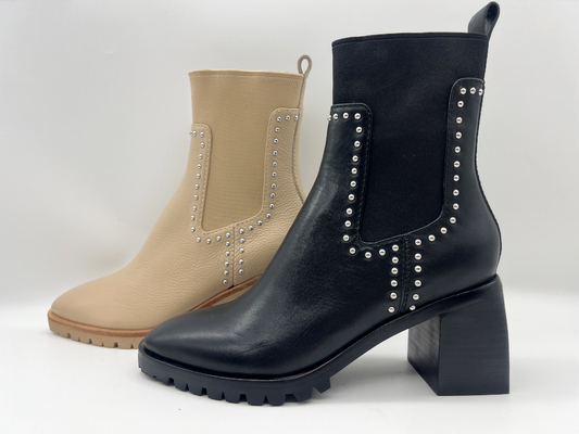 Stivali della caviglia del vestito delle donne di cuoio della mucca molle di Tan con i perni dell'asse in metallo, tallone quadrato dell'ABS, outsole di TPR con il lattice pusable