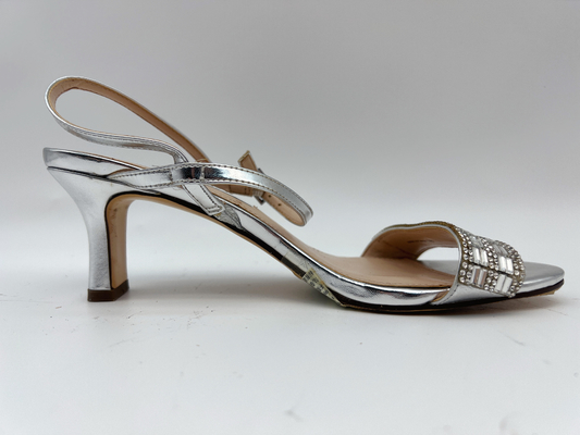 I sandali di cuoio d'argento delle donne dell'OEM del ODM, scarpe basse comode del tallone con una cinghia