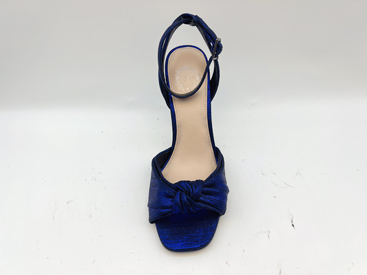 Le signore superiori tessute delicatamente rivestono di pelle lo stiletto porpora elegante Toe Heel Sandals aperto dei sandali