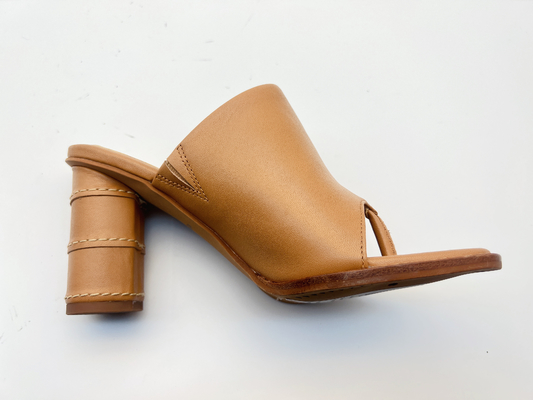 OEM Tan Open Toe Thong Sandals delle scarpe di vestito delle donne di cuoio della mucca molle