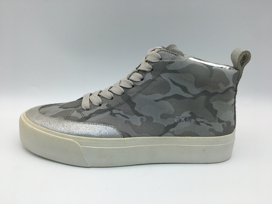Scarpe di pallacanestro comode di slittamento di Lt Grey High Top Sport Shoes delle signore non