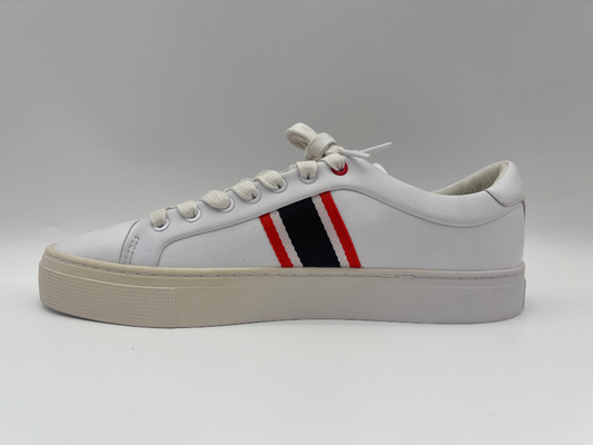 Gli anti sport alla moda di scivolo calza il tennis di cuoio delle donne bianche calza bianco