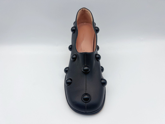 Scarpe di vestito basse nere di cuoio molli dal tallone delle scarpe delle pompe delle donne di Nappa con il mosaico del fungo