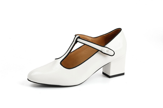 Il cuoio bianco nero pompa il tallone dell'ABS di Poited Toe Closed Toe With 2cm delle scarpe delle donne