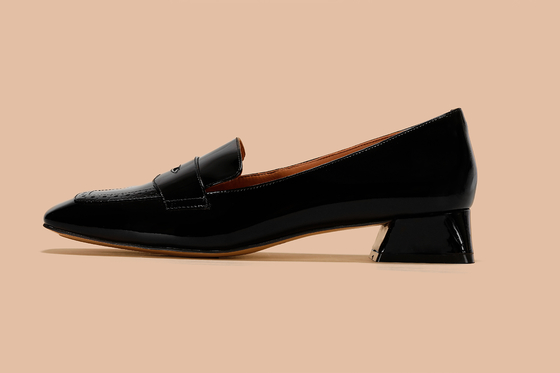le donne basse del tallone di 2cm pompa le scarpe di pelle verniciata molli comode delle scarpe