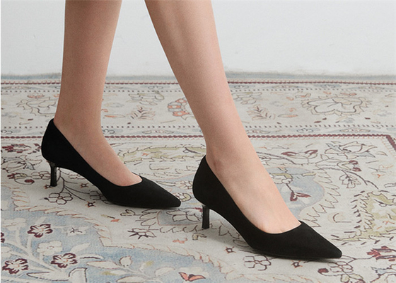 Il cuoio genuino della mucca molle bianca pompa le scarpe di vestito basse dal tallone di 2cm per le signore