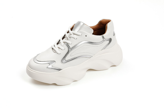 Gli sport atletici delle signore calza le scarpe su ordinazione di slittamento del nero della piattaforma non