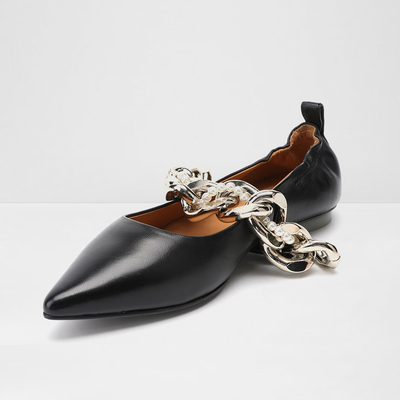 Punta a punta per scarpe da donna da ufficio con rifiniture a catena personalizzate