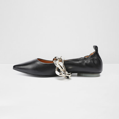 Punta a punta per scarpe da donna da ufficio con rifiniture a catena personalizzate