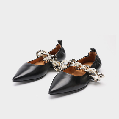 Punta a punta per scarpe da donna da ufficio con rifiniture a catena personalizzate