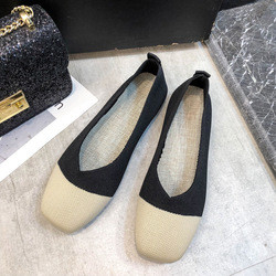 Il peso leggero all'ingrosso tricotta le scarpe tessute 2021 scarpa piana respirabile per i nuovi stili delle donne