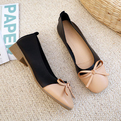 Le scarpe piane di Colorblock della pompa nuda della comodità delle donne, adattano gli appartamenti di cuoio dell'arco