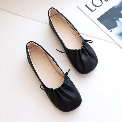 Scarpe piane di balletto morbido di colore solido, il quadrato bianco Toe Crinkled Rubber Flat Shoes delle donne