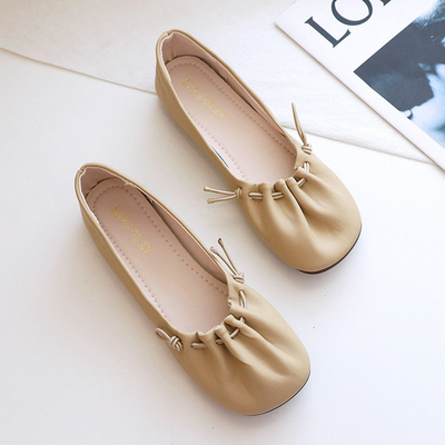 Scarpe piane di balletto morbido di colore solido, il quadrato bianco Toe Crinkled Rubber Flat Shoes delle donne