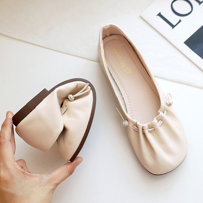 Scarpe piane di balletto morbido di colore solido, il quadrato bianco Toe Crinkled Rubber Flat Shoes delle donne