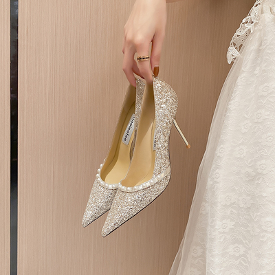 Pompe di nozze delle signore della primavera, perla brillante dorata Crystal Shoes della pelle di pecora