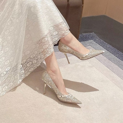 Pompe di nozze delle signore della primavera, perla brillante dorata Crystal Shoes della pelle di pecora