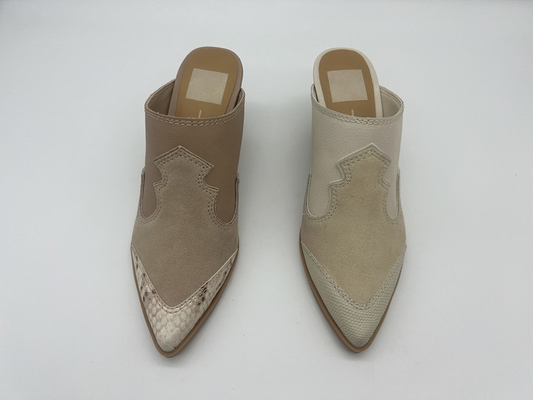 Toe Shoes Tan aguzzo delle donne dell'OEM/scarpe casuali del bianco sporco con TPR Outsole
