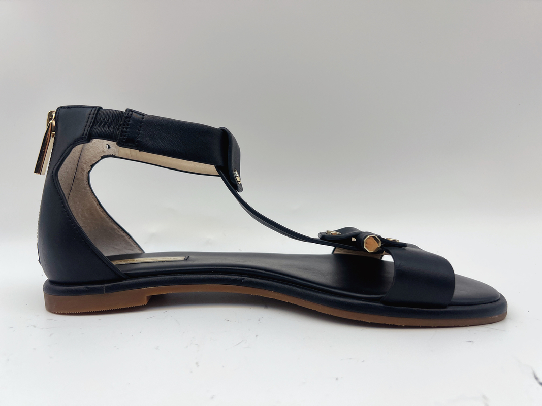 Le scarpe piane T della cinghia nera delle signore sbirciano Toe Soft Nappa Genuine Leather retro Roman Sandals