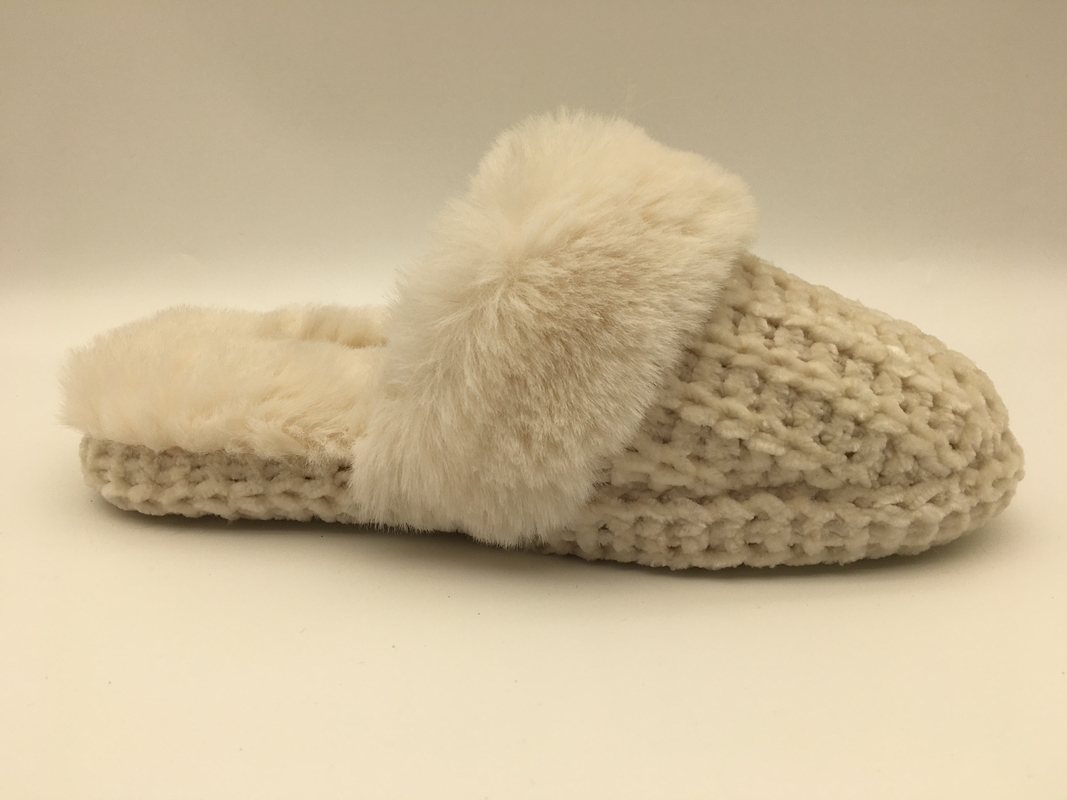 Pantofole piane molli delle pantofole calde dell'inverno delle donne arancio con il rivestimento intrecciato vello/superiore