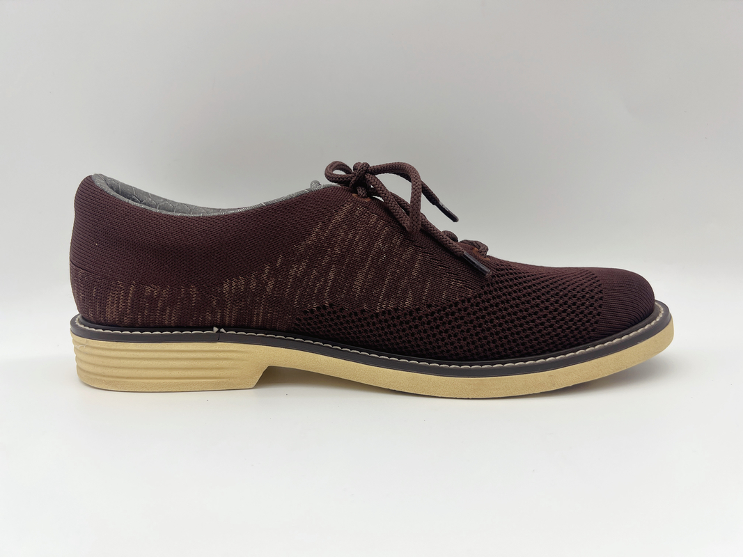 La morbidezza due Tone Leather Lace Up Work calza Brown delle donne con un'unità Outsole di gomma