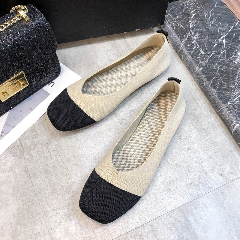 Il peso leggero all'ingrosso tricotta le scarpe tessute 2021 scarpa piana respirabile per i nuovi stili delle donne