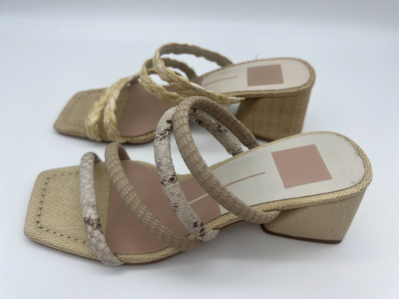 Lt di cuoio molle Tan dei sandali delle signore della stampa del pitone/pigolio sveglio Toe Sandals del bianco sporco